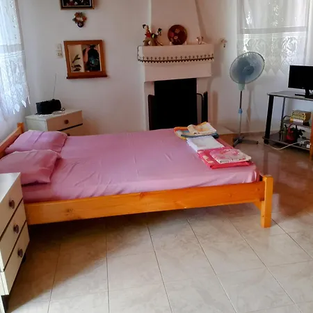 Traditional Cozy House Apartment