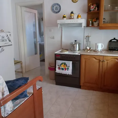 Traditional Cozy House Apartment *