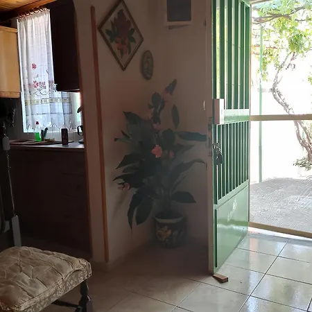 Traditional Cozy House Tríkeri