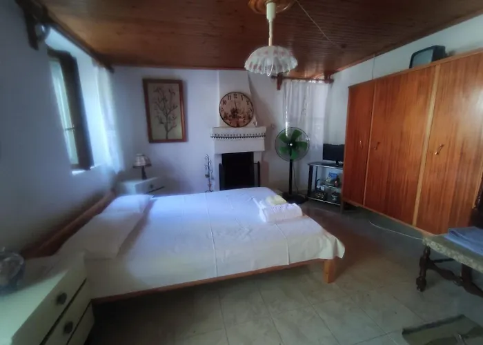 Traditional Cozy House * Tríkeri