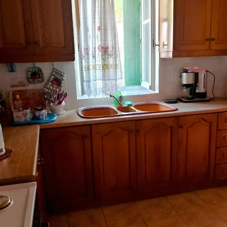 Traditional Cozy House Apartment